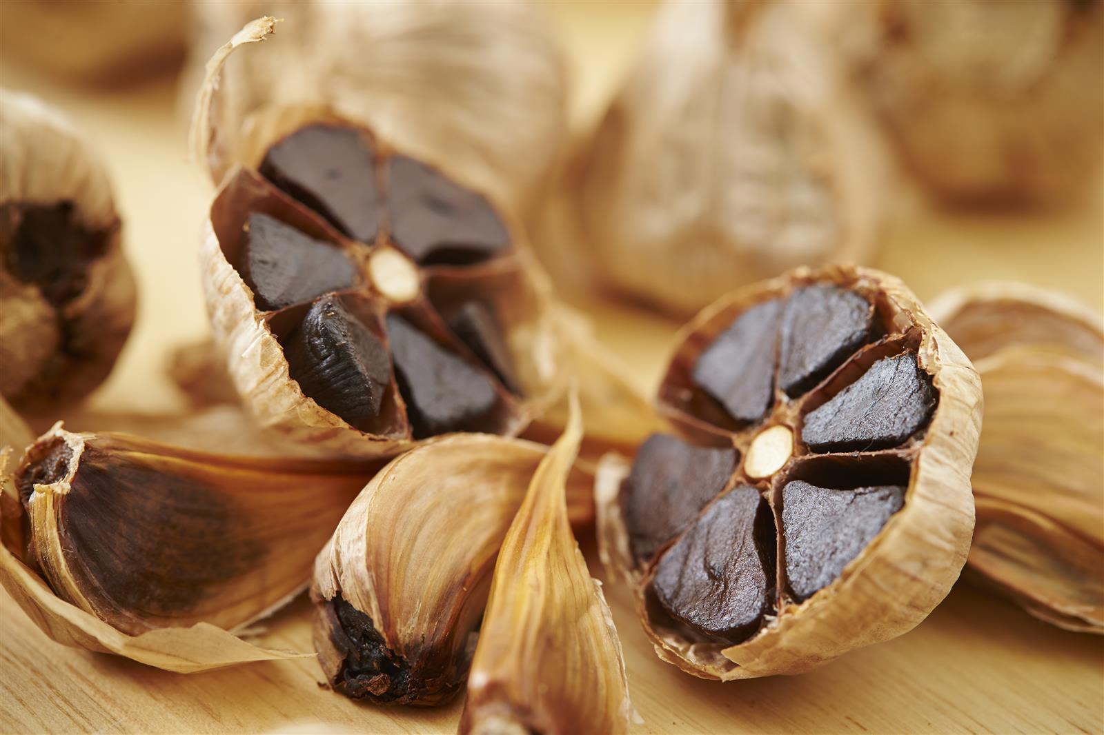 Hymor Schwarzer Knoblauch 20 Knollen Black Garlic Spanien 90 Tage fermentiert